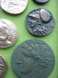 Монеты античности в золоте и бронзе. Копии, в раме без стекла, 24х19см., photo number 10