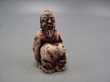 Figure netsuke bone mammoth tusk miniature japanese sage elder sitting 3.9 cm weight 15.98 g, photo number 2