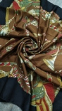 Италия. Большой светло коричневый платок с жокейским мотивом, клеймо, роуль, новый., фото №5