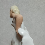Statuette of the Lady in curtsy Grafenthal.Germany, photo number 9