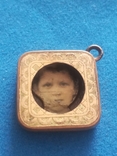 The pendant is gilded (under the photo?)., photo number 9