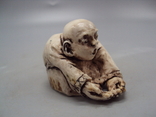 Netsuke figure figurine mammoth bone miniature man washes Japanese asks for weight 77.67g, photo number 2