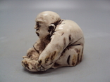 Netsuke figure figurine mammoth bone miniature man washes Japanese asks for weight 77.67g, photo number 6