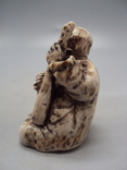 Netsuke figure figurine mammoth bone miniature man musician japanese playing weight 56.29g, photo number 7