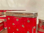 Полный комплект из 18 металлических красных контейнеров банок для кухни 1970-х годов, фото №8