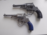 Два револьвери під пістолетом, фото №2