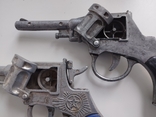 Два револьвери під пістолетом, фото №3