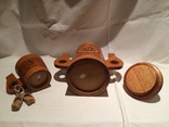 Декоративные деревянная кружка и бочонок, фото №7