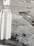 Фото ракеты "Протон" с автографом начальника стартового отдела космодрома Байконур, фото №3