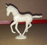 Маленькая статуэтка,колкий пластик "Лошадка" времён СССР клеймо,высота 8,5 см,длина 9,5 см, фото №6