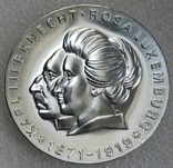 20 марок 1971 г. "Карл Либкхнет и Роза Люксембург" Германия, серебро, фото №5