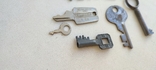 Лот старинных и винтажный ключей, фото №5