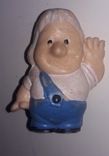 Карлсон, миниатюра из каучука/резины пр.СССР, цена 95 коп. - h 6 см., фото №2