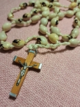 Старые чётки чотки из бобов, накладное распятие, крест с распятием, фото №2
