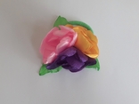 Резиночка для волос с тремя нежными цветами, фото №2