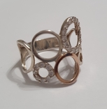 Серебряное кольцо с золотой вставкой и камнями, фото №3