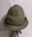 Винтаж шляпа охотника с пером Германия, юбилейный серебряный знак, серебро 925 пр, клеймо, фото №8