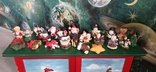 Рождественский деревянный настольный адвент-календарь Thomas Pacconi на 2004 год с украшен, фото №3