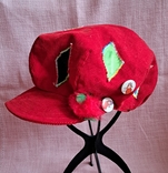 Красная вельветовая кепка клоуна с знаками, значки карнавал 2015 Kinderfasching, фото №2