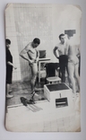 Спортсмени-пловці, атлетичні фігури, м'язи, голі торси - 13х20 см., фото №2