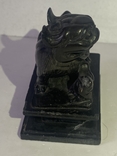 Резная фигурка льва из черного камня.1920гг, фото №6