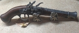 Макет пистолета 18 ст. Приобретен в Испании в 90-х годах в антикварной лавочке. Декор, фото №2