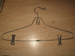 Metalewiusz wiszak (trempel) SRSR z spinaczami do bielizny i gaczkiem, do kostiumów.- 44cm., numer zdjęcia 2