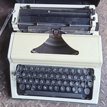 Друкарська машинка в футлярі 1990 р. По ліцензії ГДР Роботрон, фото №2