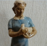 Статуэтка "Птичница с утятами", 1950-е годы. Гжельский керамический завод. Обливная керами, фото №6