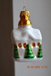 Скляна ялинкова іграшка "Будиночок, будиночок в снігу з ялинками". Висота 8 см., фото №5