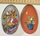 Жерстяна коробка (велика), пасхальне яйце, зайчик-господиня, квіти / кролик, фото №2
