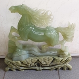 Статуетка Оникс, Конь на подставке ручная резьба, фото №2