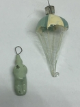 Ялинкова іграшка парашутист з парашутом, фото №6