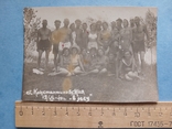 1940 компанія на природі голий торс купальники, фото №2
