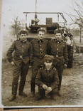 Солдаты на фоне БТР - ра., фото №2