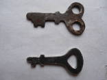 Шесть старых ключей и маленький замочек, фото №5