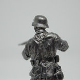 Немецкий солдат с ружьем. Олово. 8см, фото №6