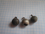 Пуговицы пустотелые 3 шт (одна серебряная), фото №2