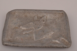 Пепельница алюминевая с изображением собаки., фото №4
