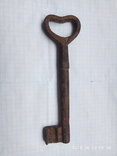Большой старинный ключ, фото №3