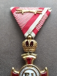 Золотой крест заслуг с короной с мечами, фото №4