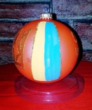Коллекционная ёлочная игрушка шар с надписью “Слава Украiнi” диаметром 9 см., фото №3