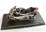 Модель мотоцикла Honda NSR 500 Loris Capirossi 2002, фото №3