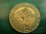 Камерун 25 франков 1982, фото №3