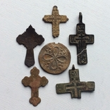 Средневековой амулет и кресты, фото №2