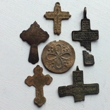 Средневековой амулет и кресты, фото №4