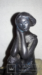 Скульптура Девушка на камне, фото №2