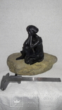 Скульптура Девушка на камне, фото №3