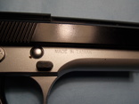 Фирменный страйкбольный пистолет и упаковка пулек, фото №8