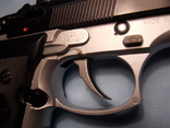 Фирменный страйкбольный пистолет и упаковка пулек, фото №9